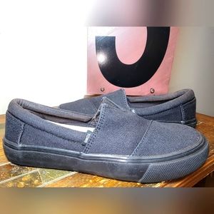 TOMS Slip On Sneakers - Size 6.5‎